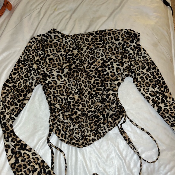 crop cheetah long sleeve top! a super fun and cute going out shirt! - Picture 2 of 2